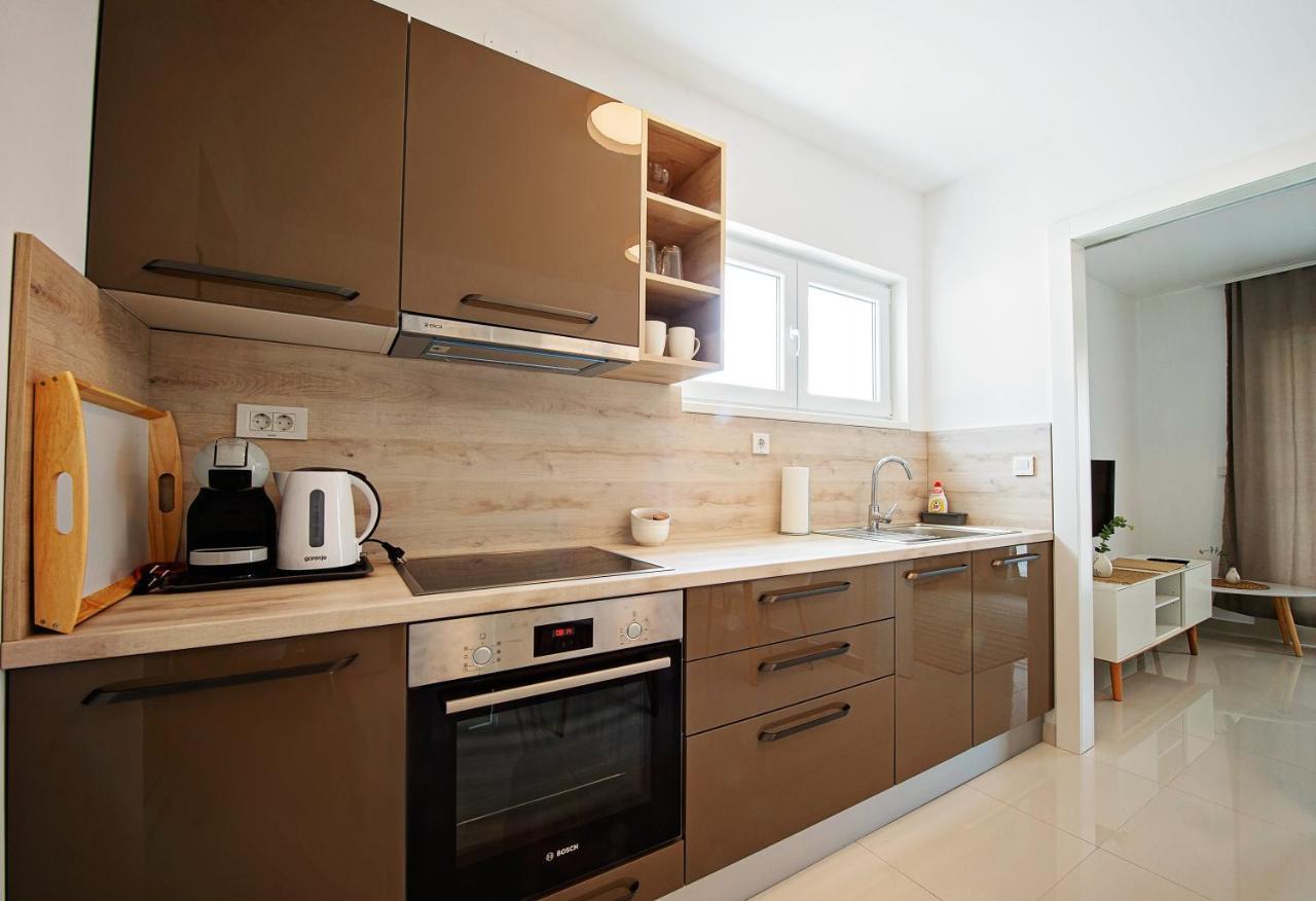 Sea Front Apartments Ivana โรกอซนิซา ภายนอก รูปภาพ