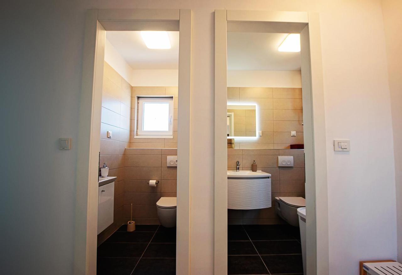 Sea Front Apartments Ivana โรกอซนิซา ภายนอก รูปภาพ
