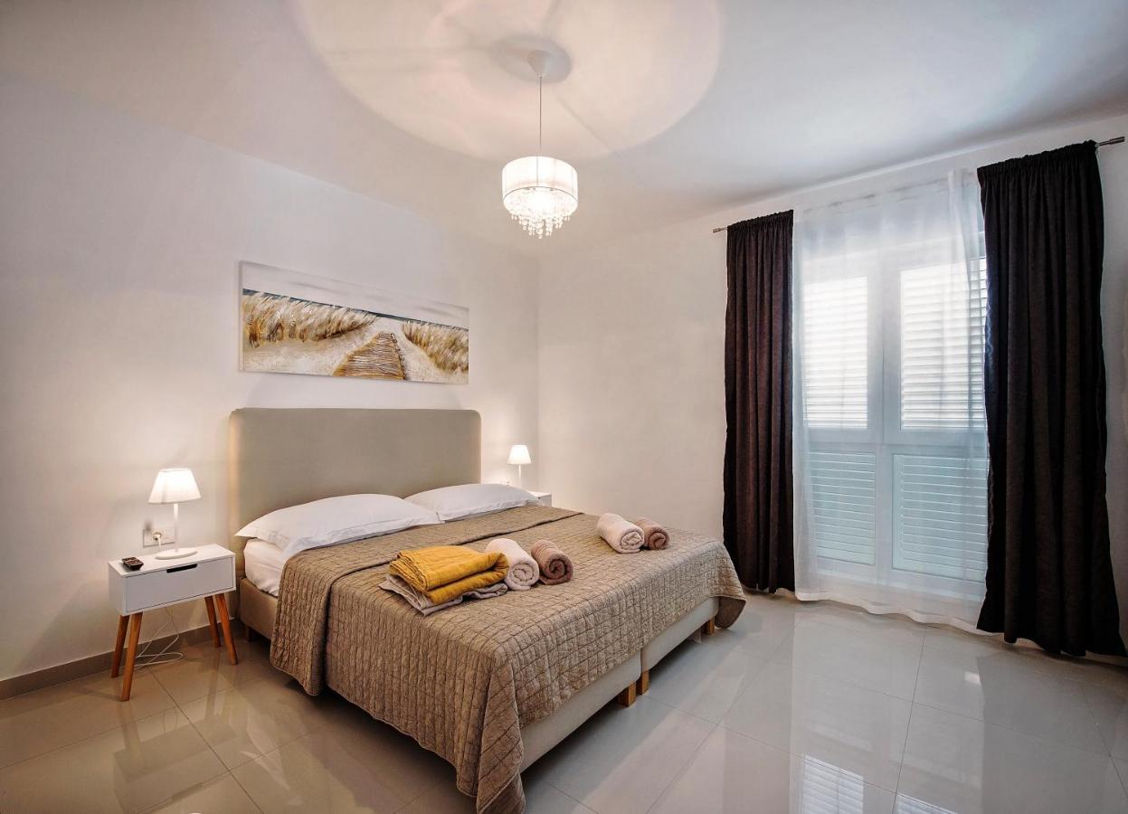Sea Front Apartments Ivana โรกอซนิซา ภายนอก รูปภาพ